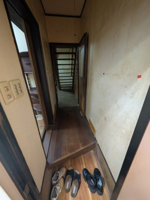 【玄関】 | 下坂部店舗付住宅
