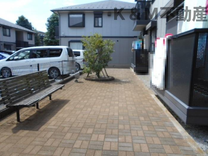 セジュール御堂の上 Aの駐車場|車をお持ちの方に嬉しい駐車場付きの物件です