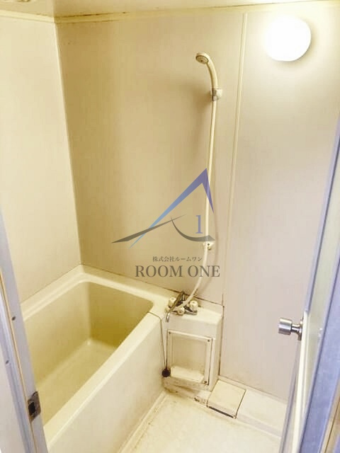 シャトレ山王ビルの浴室|お風呂です。