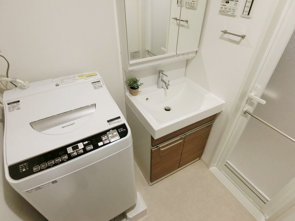 クレヴィスタ三軒茶屋の内装|明るい色調の室内です