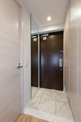 ザ・パークハウス　西新宿タワー６０の玄関|※写真は同タイプ住戸です。