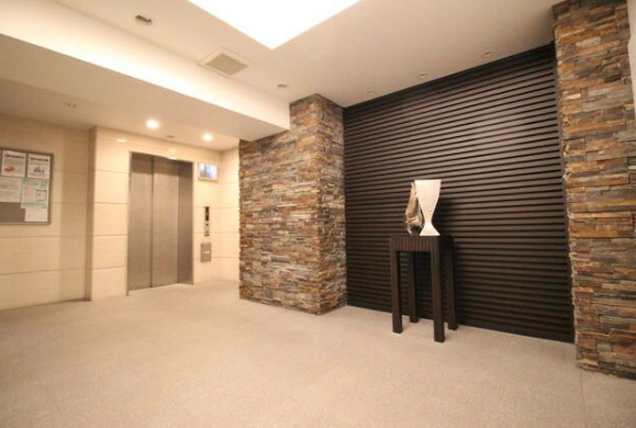 日神パレステージ田端のロビー