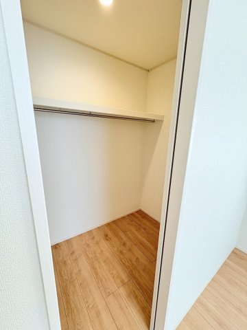 三郷市戸ケ崎5丁目　新築戸建　全10棟　J号棟の収納|同施工会社の参考写真になります。