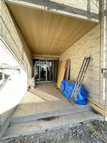 仮）チューリップツリーハウスⅡのエントランス|建築中です。