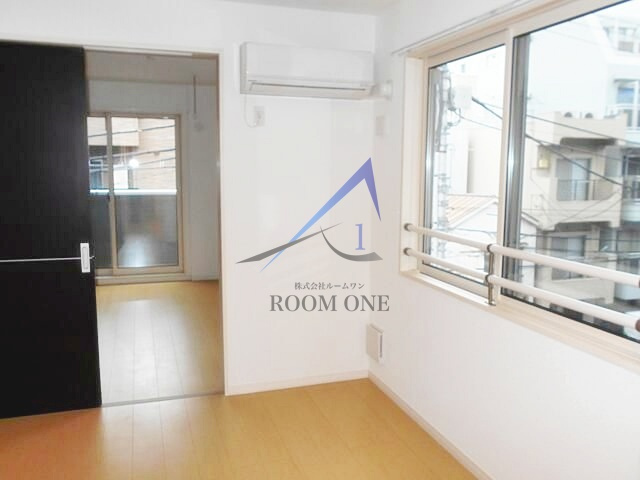 ＩＳＩＳ　東向島の居間・リビング|洋室のお部屋です。