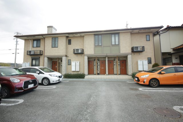 ヴィラージュの駐車場