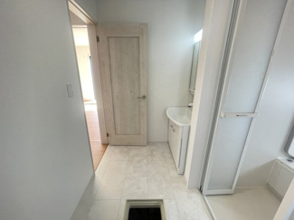 【脱衣所】 | 沖縄市古謝（限定1棟） | A号棟　広さ十分脱衣場♪