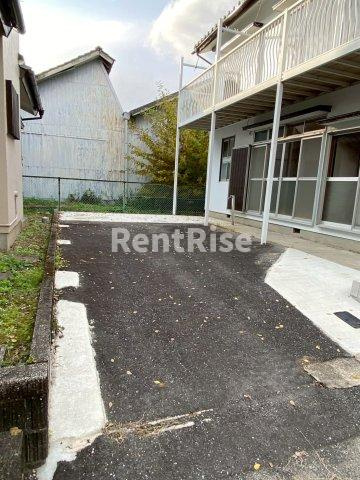 今伊勢町馬寄字郷前戸建ての駐車場