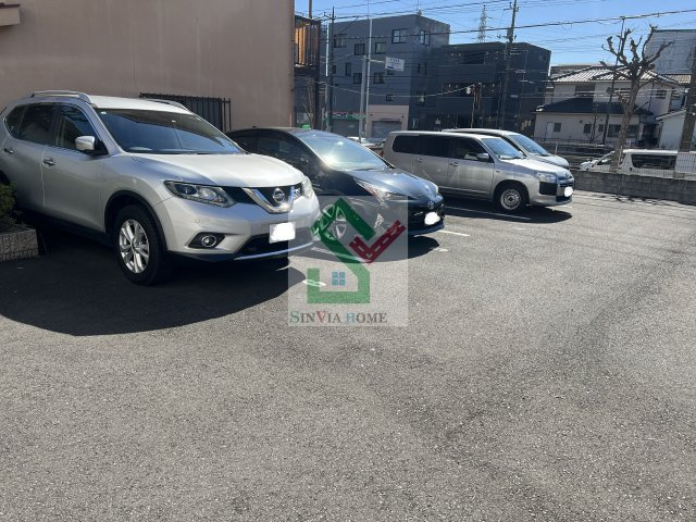 ヴィラデソールの駐車場