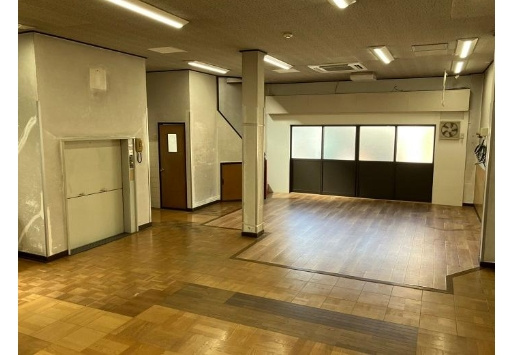 大月ビルの内装