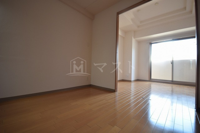 大阪市福島区海老江８丁目の賃貸マンションの内装