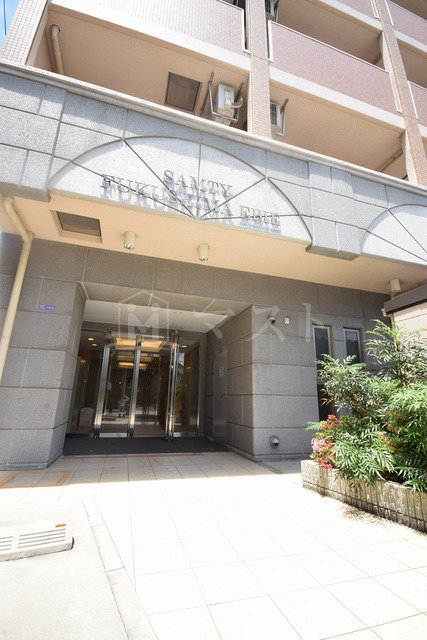 大阪市福島区海老江８丁目の賃貸マンションのエントランス