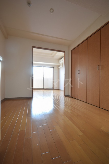 大阪市福島区海老江８丁目の賃貸マンションの内装