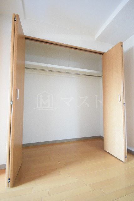 大阪市福島区海老江８丁目の賃貸マンションの収納