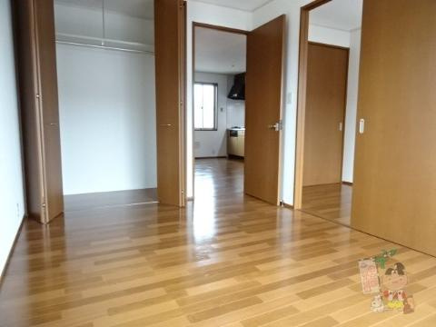 ガーデン江西通りⅡの居間・リビング|洋室