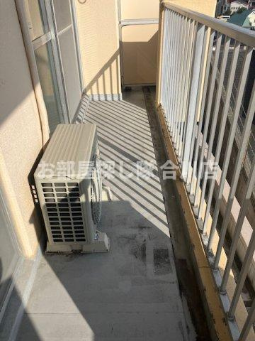 大屋ビルのバルコニー