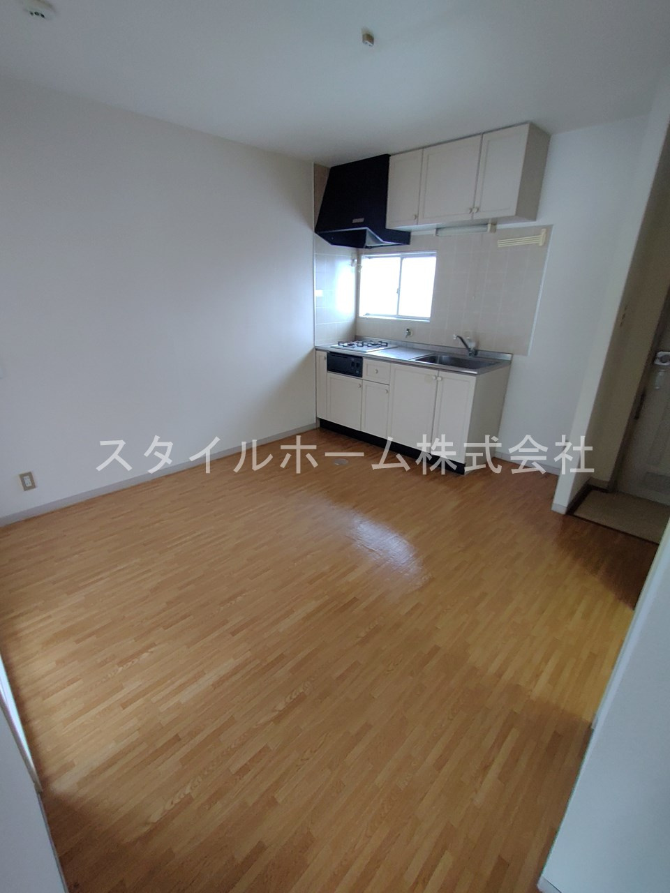 サンコーポ柱東山　B棟の居間・リビング|別部屋写真です。