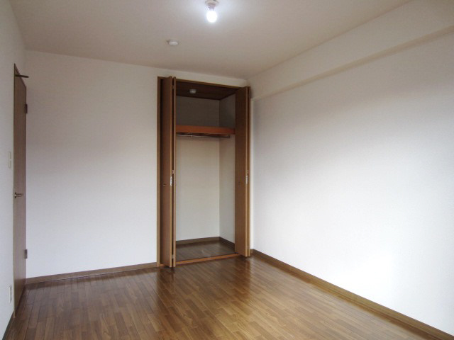 【寝室】