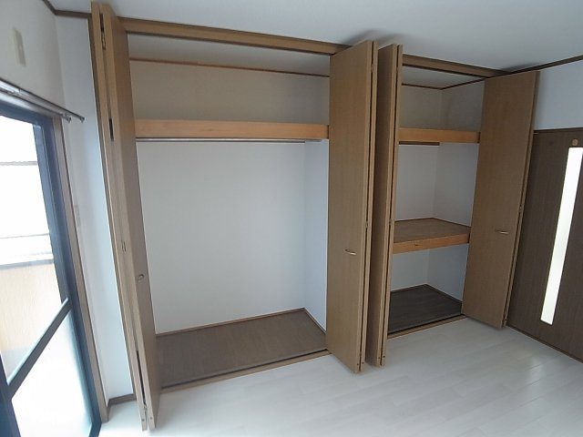 WING兵庫駅前通の収納|壁一面の広々収納スペース