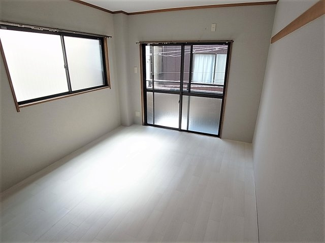 WING兵庫駅前通の洋室|フローリングが光っています