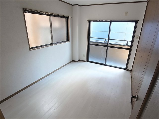 WING兵庫駅前通の内装|各部屋2面採光で風通しの良い洋室