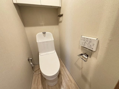 【トイレ】 | 泉北星和台コーポラス | 【トイレ！新規交換】温水洗浄便座ですので、寒い日も温かい便座で安心して使用していただけますよ♪