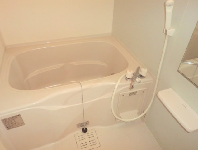 けんたく三生の浴室