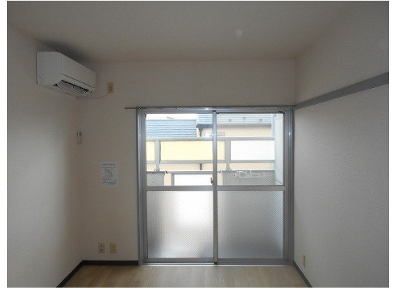 サンパレス中野の居間・リビング