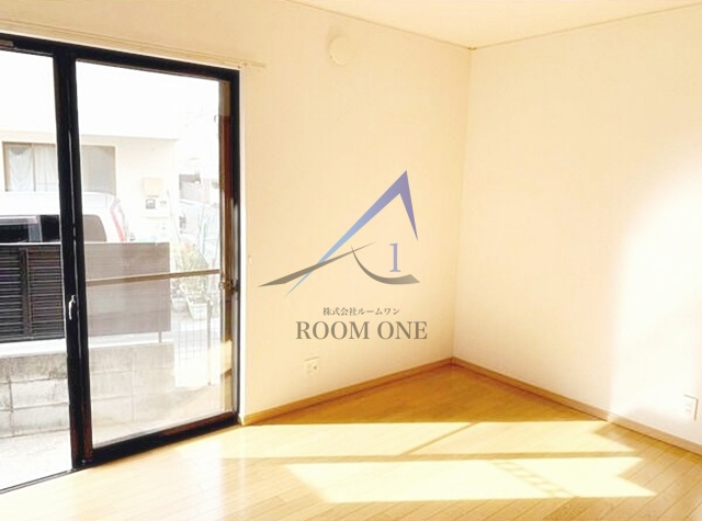 ペアレンツⅡの居間・リビング|洋室のお部屋です。