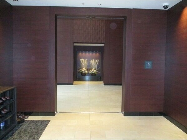 ローレルタワー名古屋栄のロビー