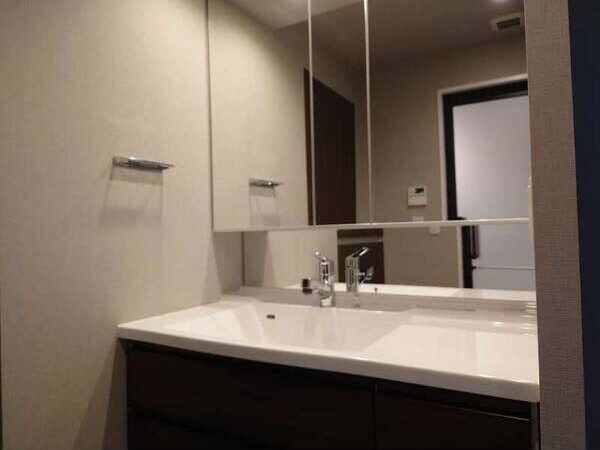 ローレルタワー名古屋栄の独立洗面台