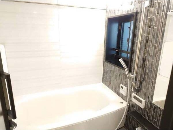 ローレルタワー名古屋栄の浴室