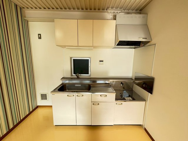 ブリリアントブルーのキッチン|ウォークインクローゼット
