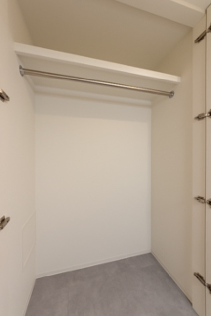 ＫＯＥＮＪＩ　Ｃｒｏｓｓｏｖｅｒの収納|※写真は同タイプ住戸です。