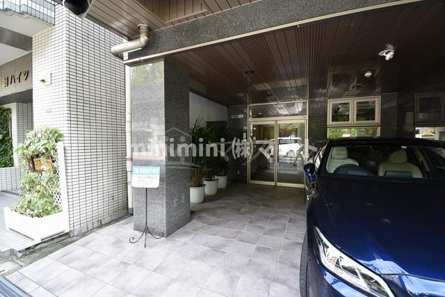 フレンテ靭公園のエントランス