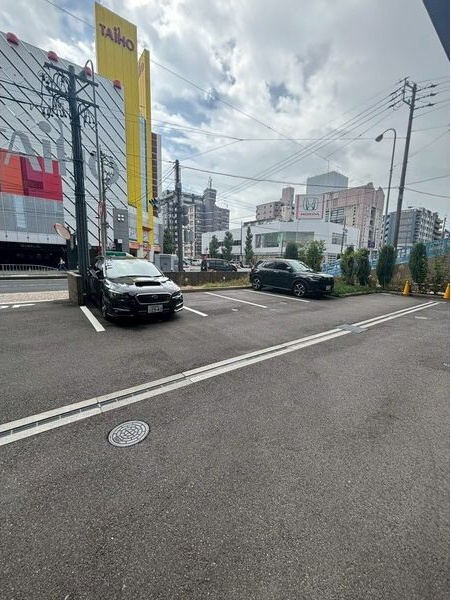 エステムコート名古屋グロースの駐車場