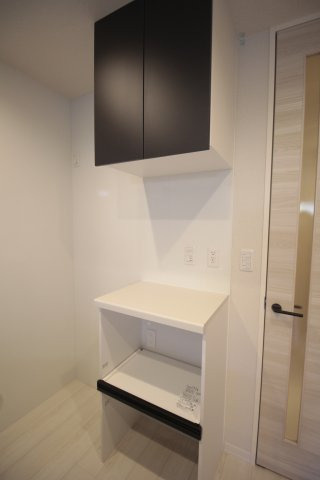 Concord Bentenのキッチン|備え付けの食器棚です♪