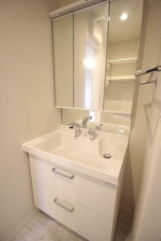 Concord Bentenの独立洗面台|三面鏡付洗面台♪