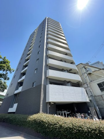 プロシード大阪WESTアドリアの外観