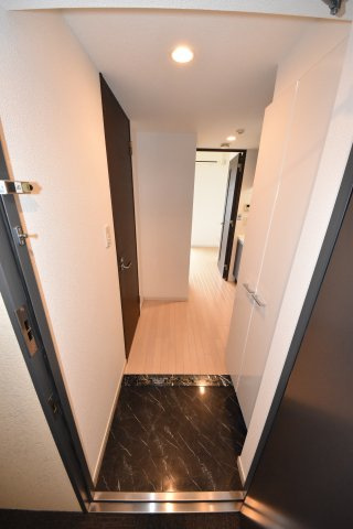 プロシード大阪WESTアドリアの玄関