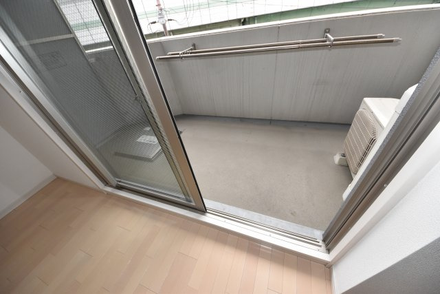 プロシード大阪WESTアドリアのバルコニー