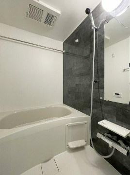 【浴室】 | AIFLAT方南町 | 追い焚き機能付きバス。