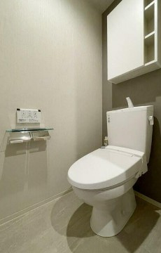 【トイレ】 | AIFLAT方南町 | 温水洗浄便座。
