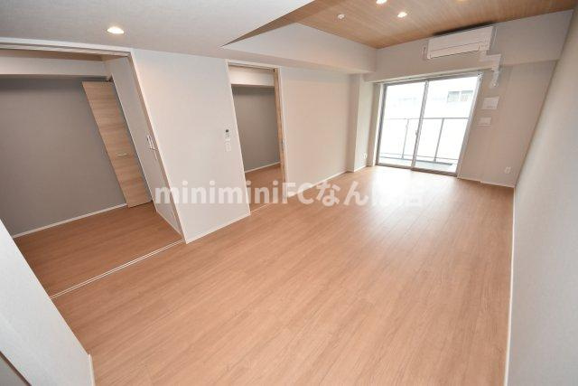 リアライズ天満橋の居間・リビング