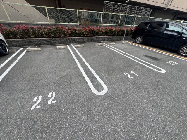 ブランコート豊中の駐車場