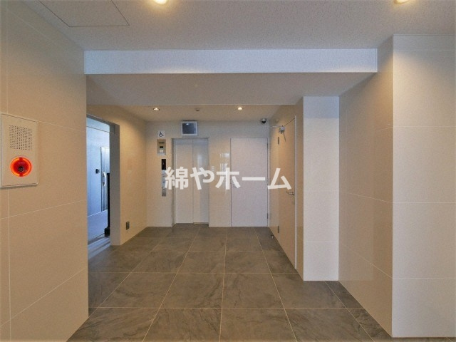 ファステート難波SOUTHベックのロビー|落ち着いたロビーです