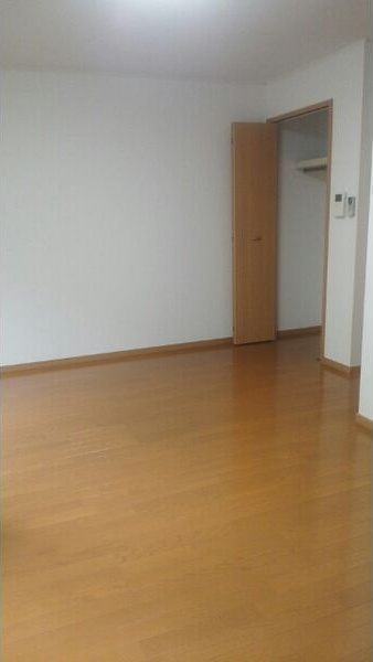 サンライツ伊賀の居間・リビング|こちらのリビングで趣味の時間をお楽しみください