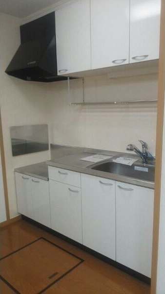 サンライツ伊賀のキッチン|コンパクトなキッチンで掃除もラクラク