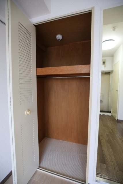 エヴェナール二子新地の収納|クローゼット