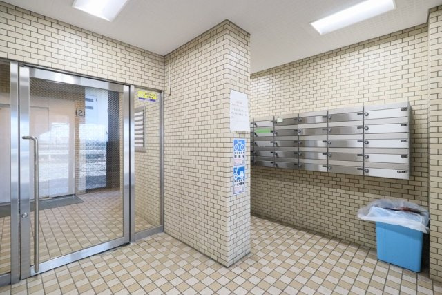 エヴェナール二子新地のエントランス